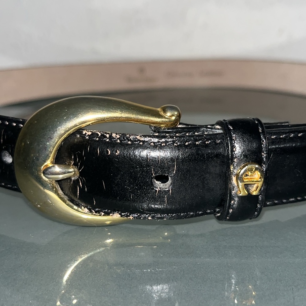 Etienne Aigner vintage womenβs leather belt gold hardware